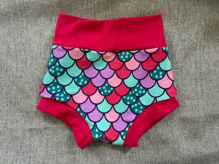 Mermaid Scales 6/9m bummies