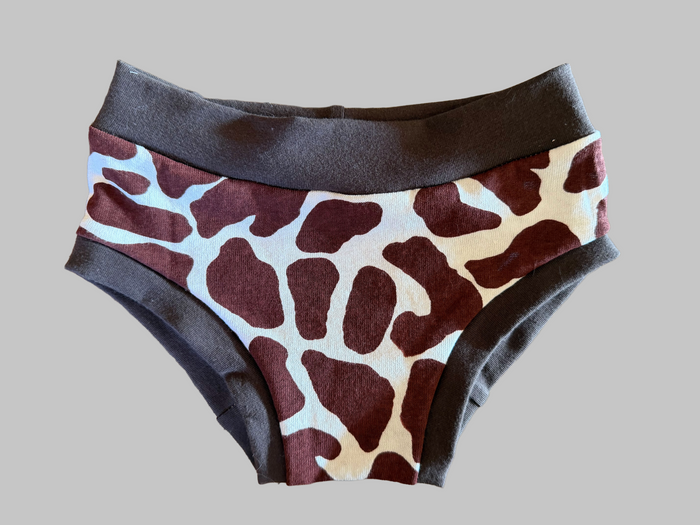 Giraffe kids size 7 underwear