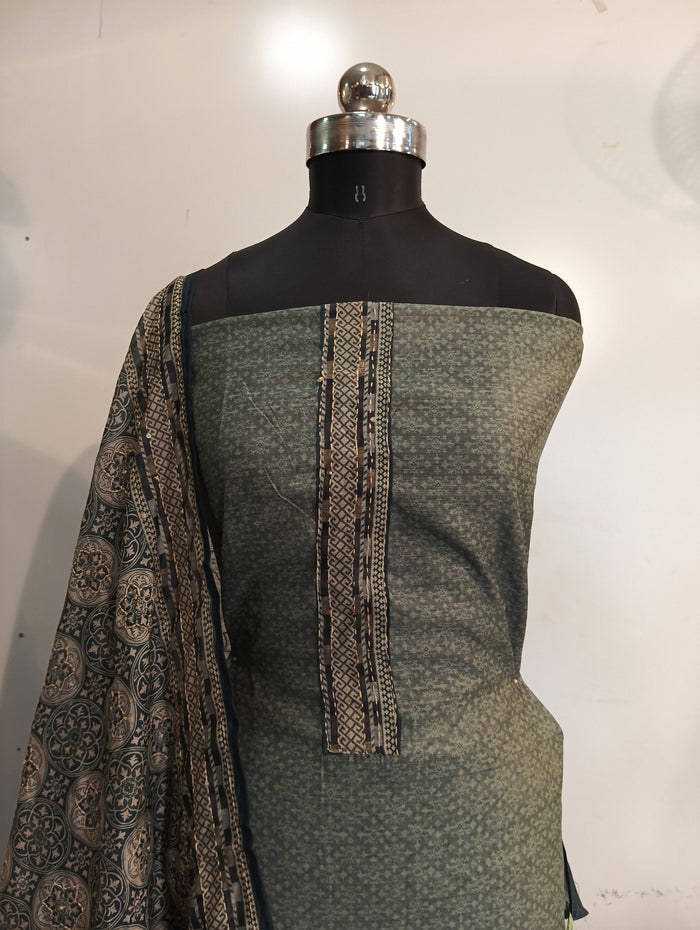 GREEN MAHESHWARI SILK SUIT