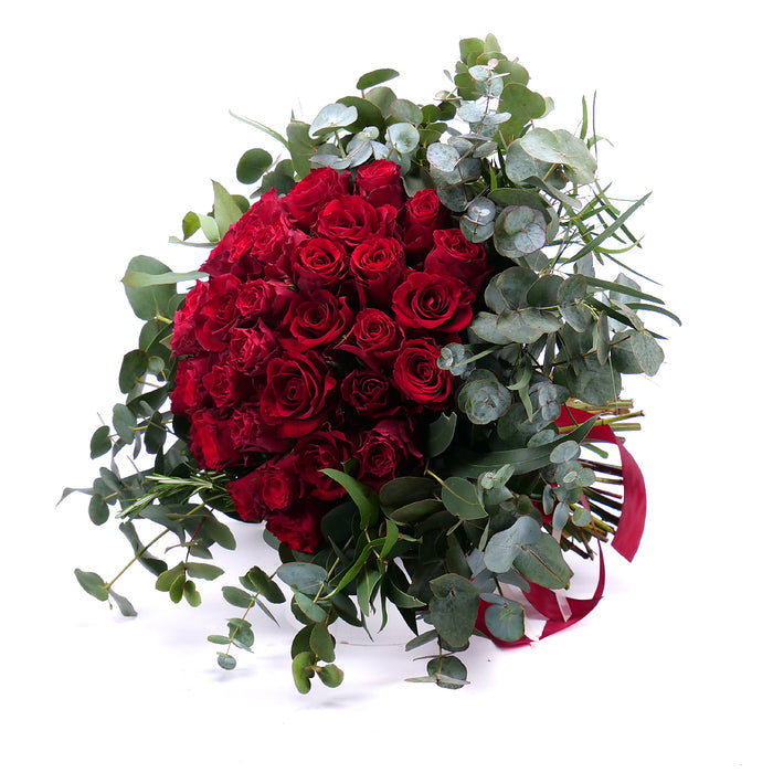 03001376_perla-cervene-ruze-a-eukalyptus-mix