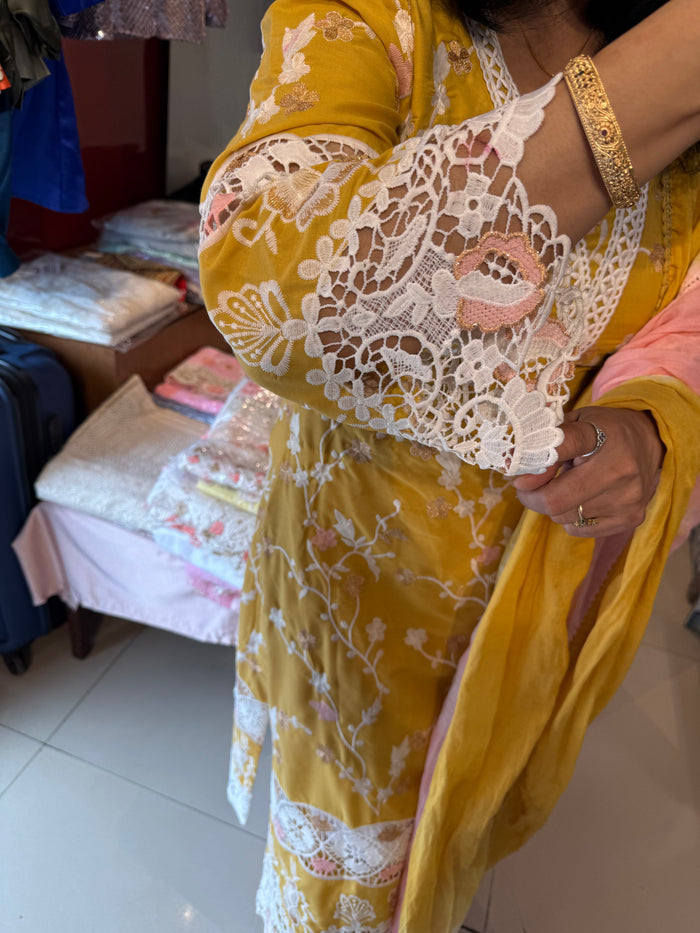 PureCotton kurta with Embroidery
