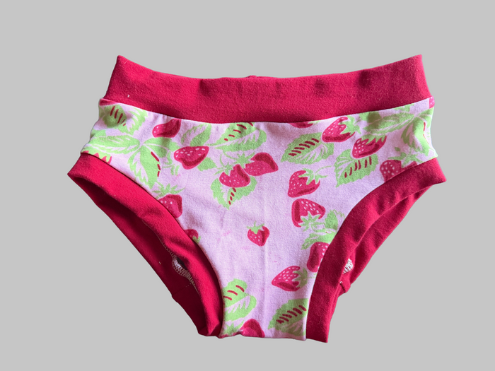 Strawberries kids size 7 underwear discount