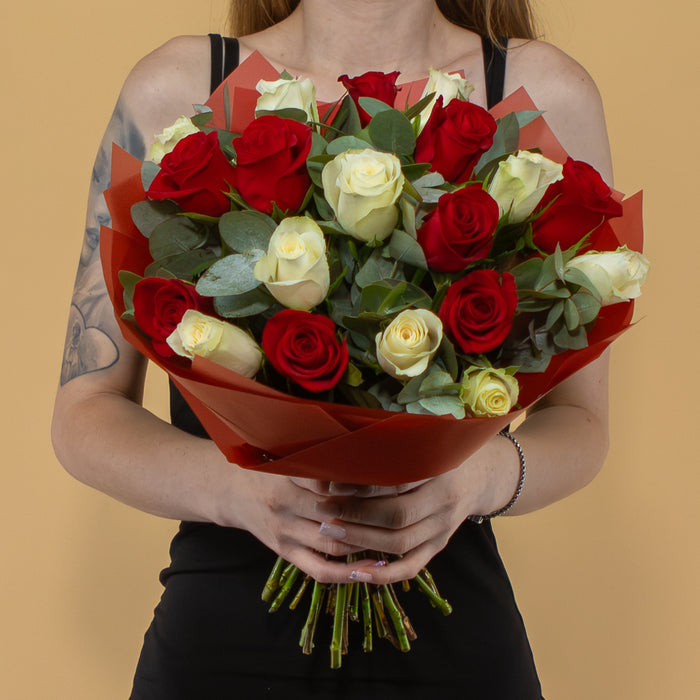 03001524_sweet-cervene-a-biele-ruze