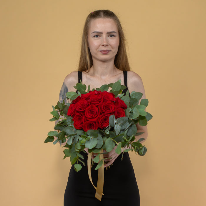03001537_sweet-cervene-ruze-a-eukalyptus