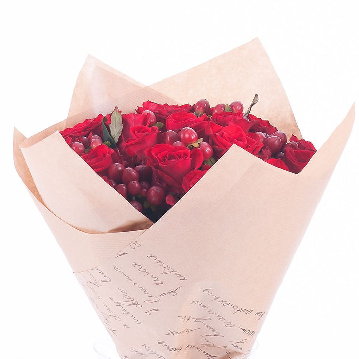 03001540_sweet-cervene-ruze-a-hypericum