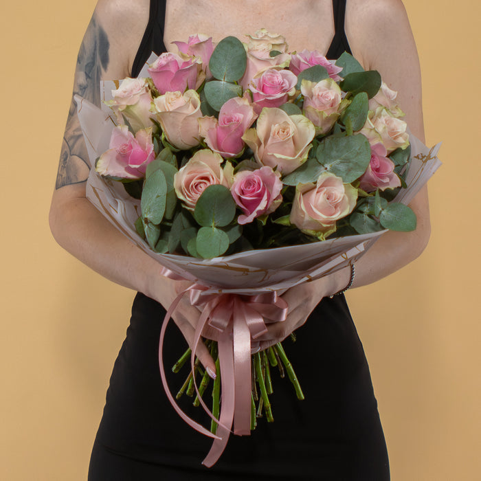 03001661_sweet-ruzove-ruze-a-eukalyptus